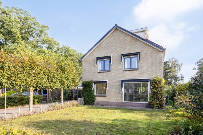 Bussloselaan 11 A, 7383 AG, Voorst